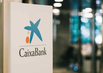 Despido procedente en CaixaBank por falsificación de firmas